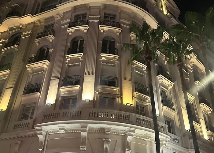 Sublime 2 Pieces Vue Palais Miramar *