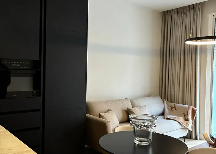 Sublime 2 Pieces Vue Palais Miramar Cannes